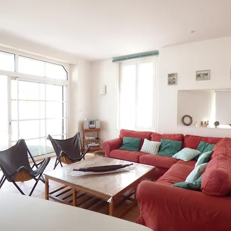 Les Elfes 150 M De La Villa *